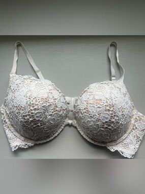 VS Very Sexy Push Up Lace Bra in Cream & White- 38C/36D-like new! Only worn 2x!